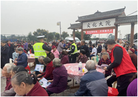 东坡区尚义镇开展老年人交通安全知识宣传活动