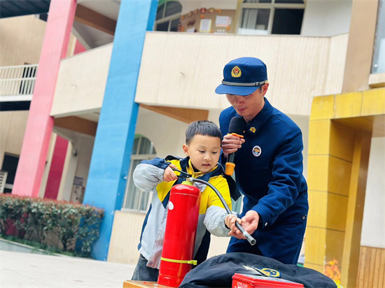 眉山机关幼儿园开展消防安全疏散演练活动